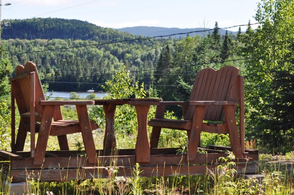 La Taniere De L'Ours Hotel Saint-Donat-de-Montcalm Exterior photo